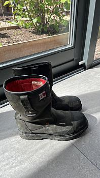 Sturdy work shoes size 42