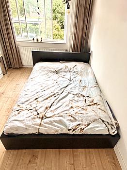 Complete bed including linen, excluding pillows 140 x 200 cm