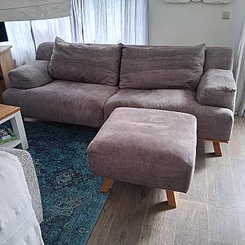 Two-and-a-half-seater sofa with ottoman 