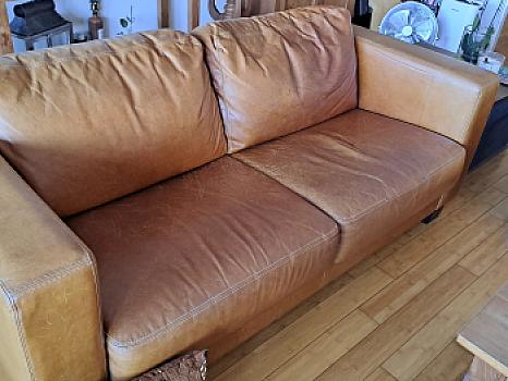 2.5 and 3-seater leather sofa