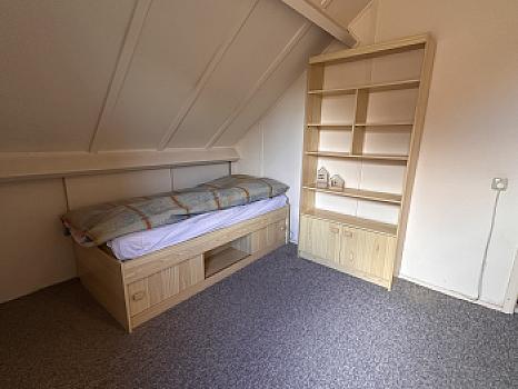 Single bed with bookcase 